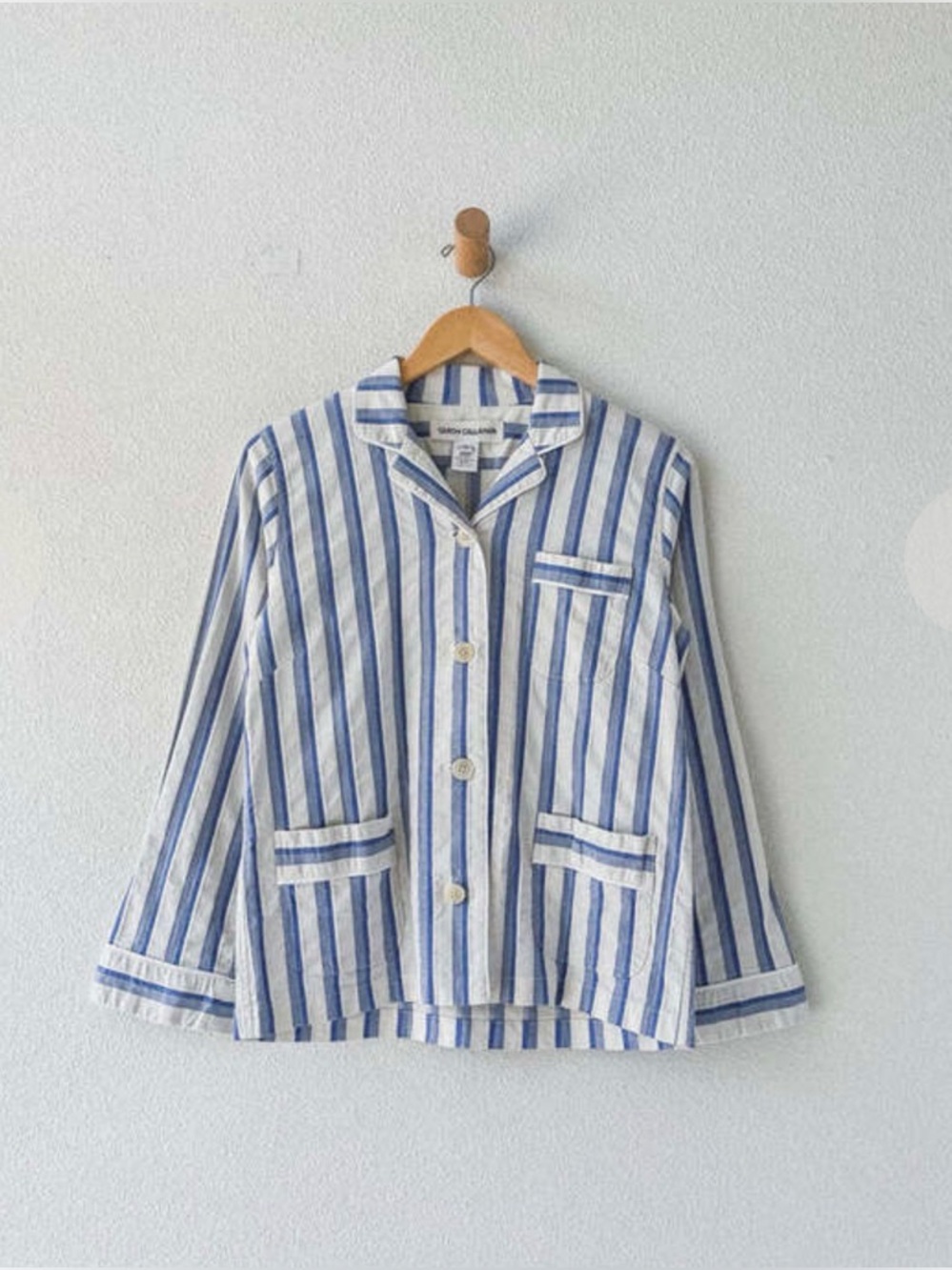Caron Callahan Jonis top